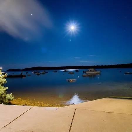 Petrac - App1 Apartment Banjol